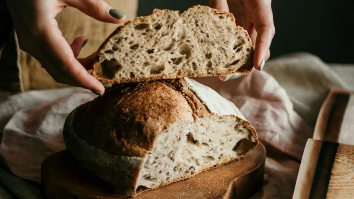 Rețetă. Pâine cu maia fără drojdie, preparată ca pe vremea bunicilor. Ingredientul care o face extrem de gustoasă