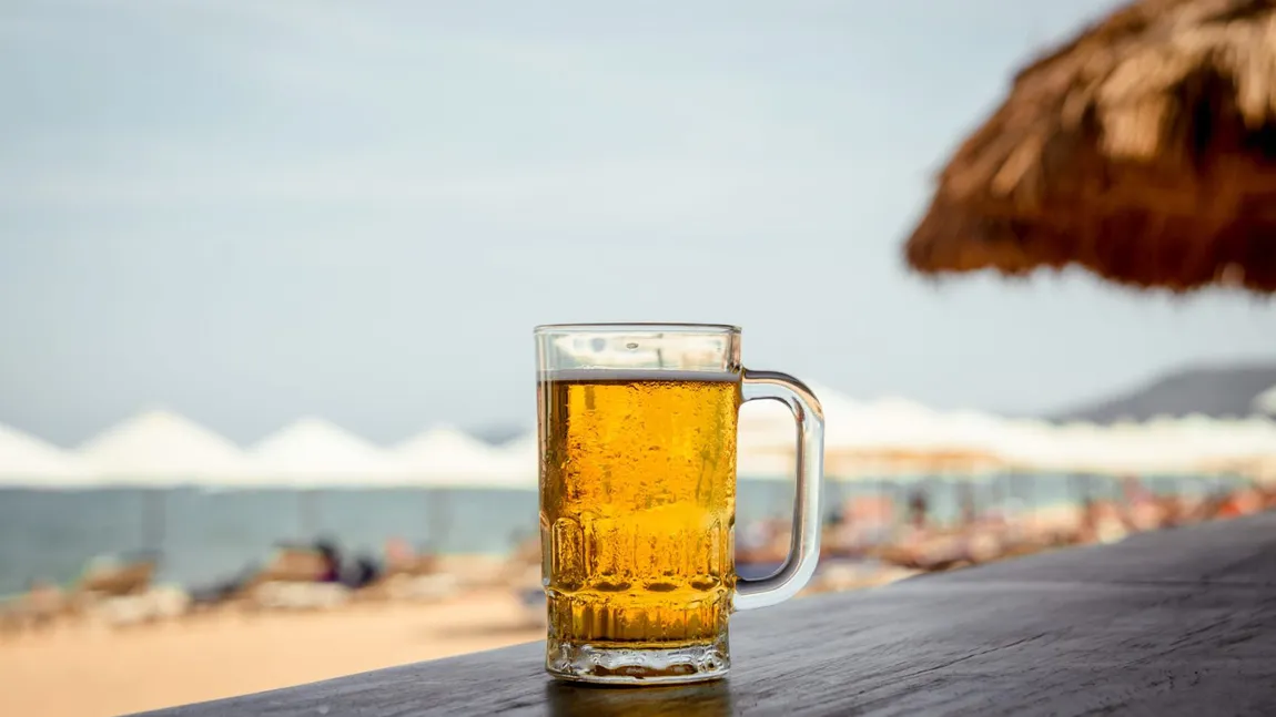 Turiştii au crezut că e o gluma. Cât costă o bere la draft în Eforie Nord