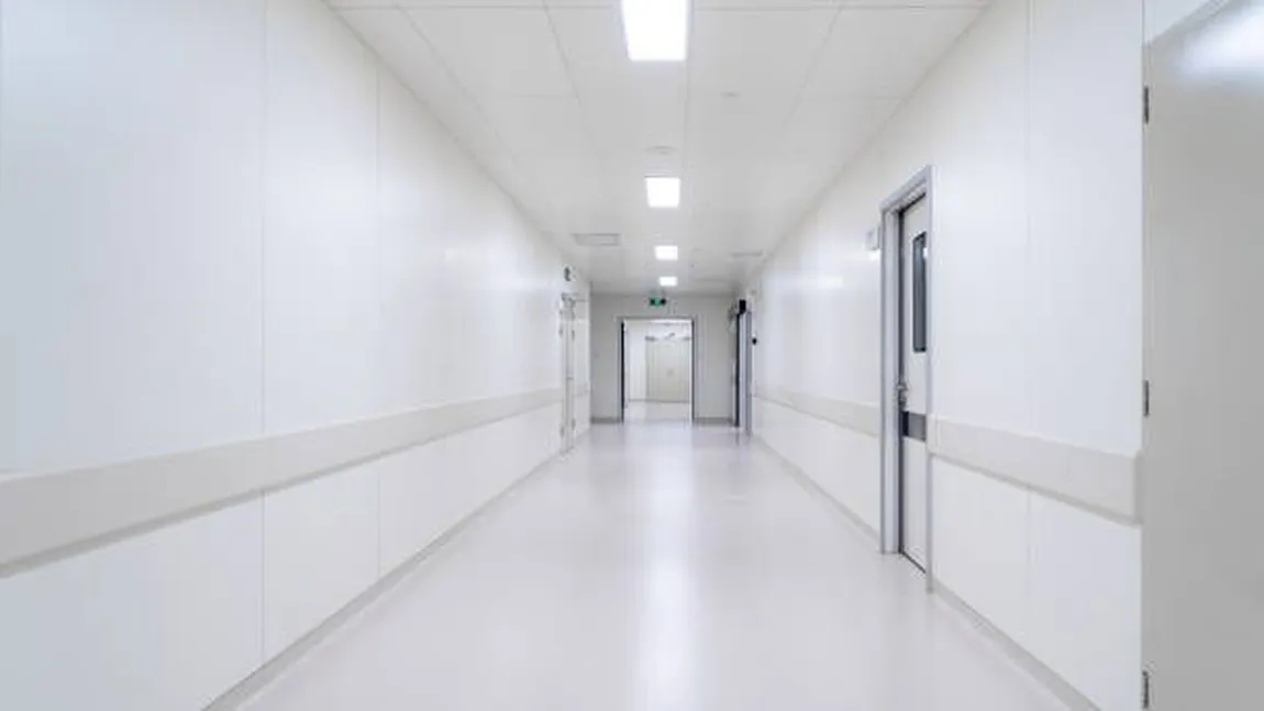 Un italian declarat mort s-a trezit după 30 de minute. Medicii au trimis înapoi dricul şi au chemat ambulanţa