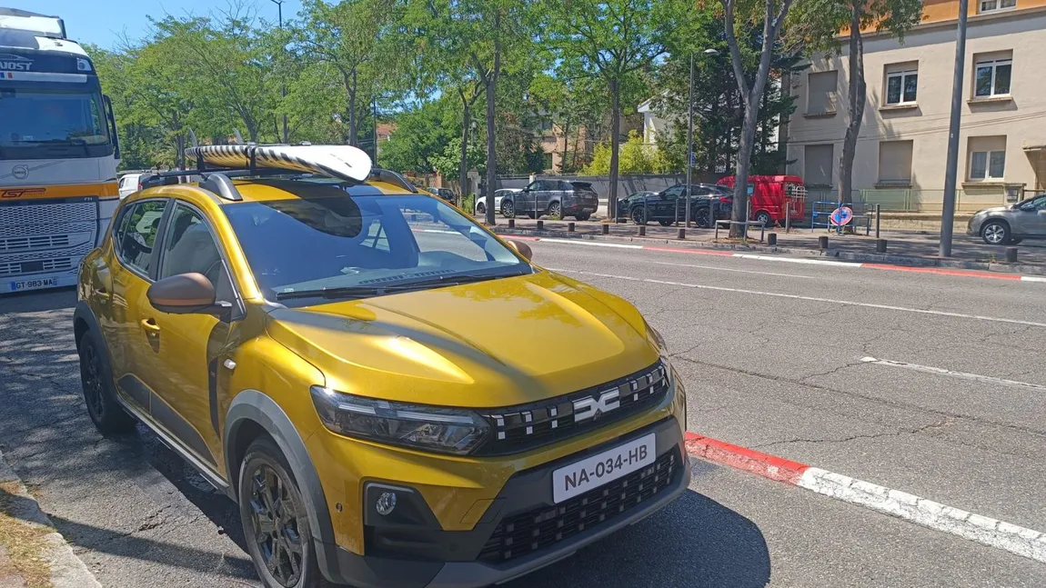 FOTO Veste bună pentru iubitorii de mașini. Au apărut primele imagini cu noul model Dacia Sandero