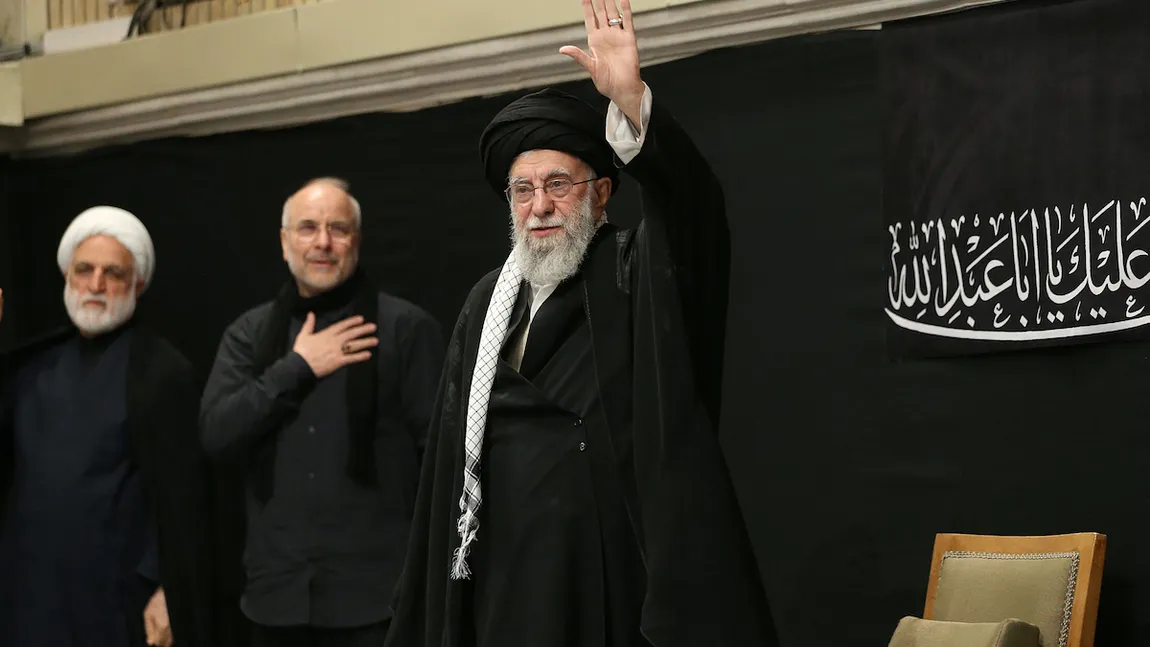 VIDEO Prima apariție publică a ayatollahului Iranului, Ali Khamenei, după atacurile Israelului. ”Sângele din venele noastre pentru liderul nostru”