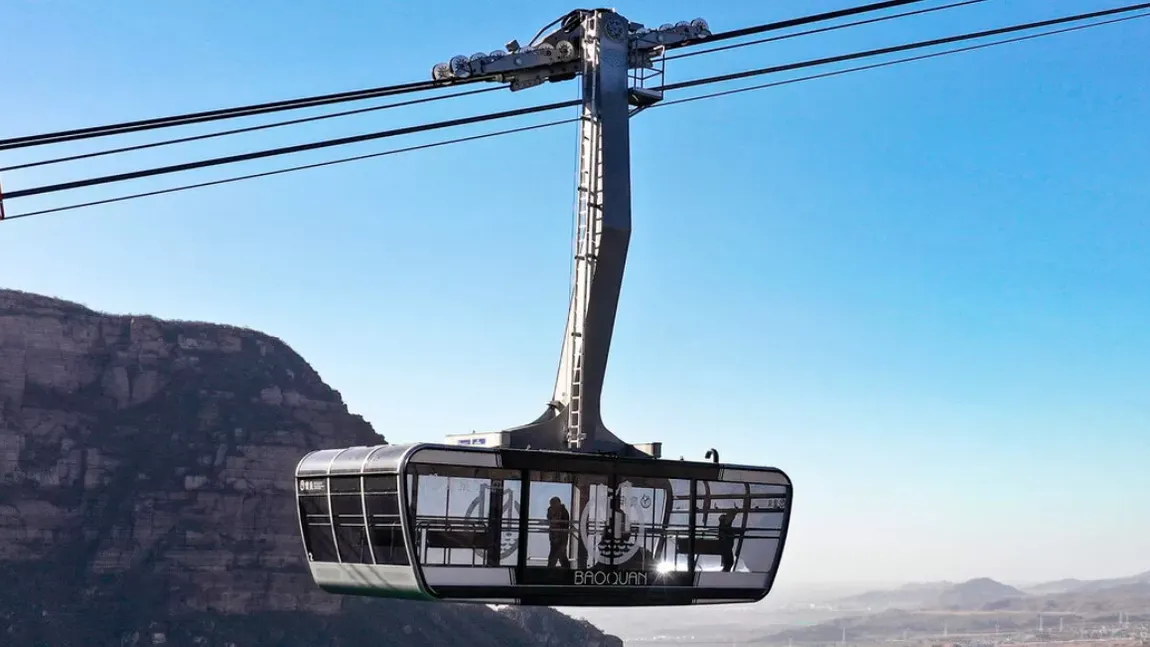 Modernizare spectaculoasă pe Tâmpa! După 50 de ani de funcţionare, noile telecabine vor fi gata săptămână viitoare