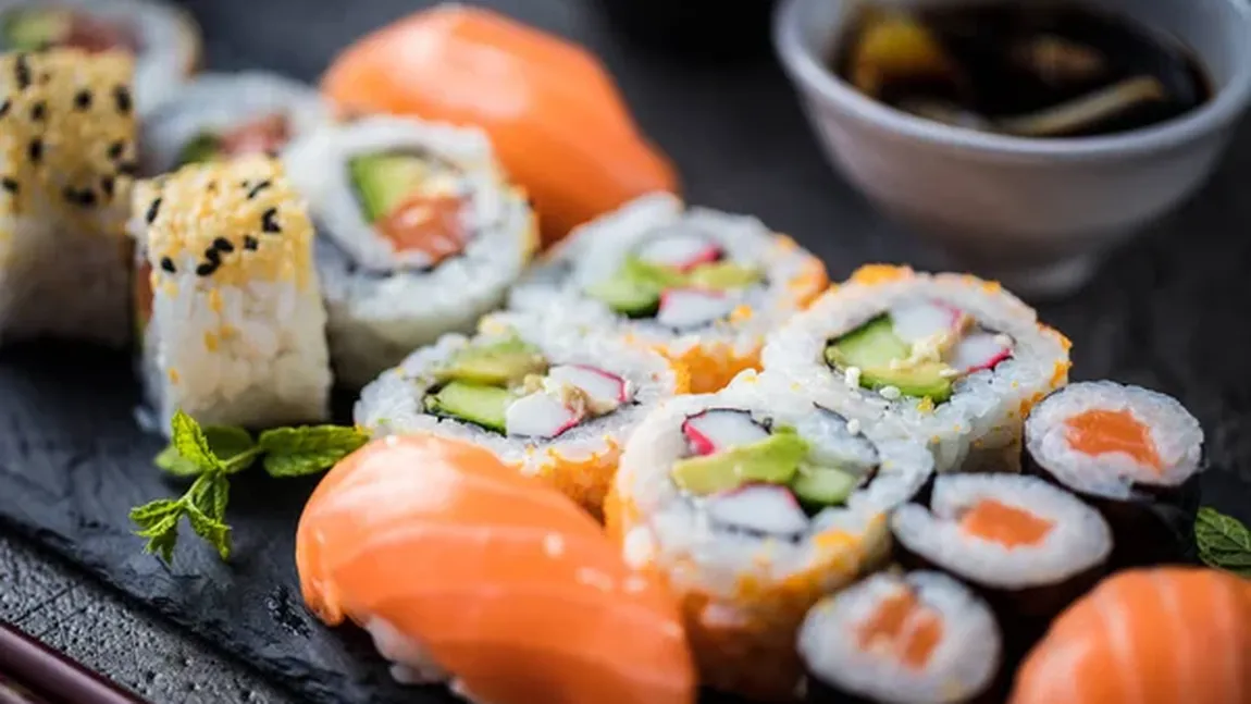 Ți-e poftă de sushi? Vezi peştele care e plin de omega-3 și care te „hrănește” cu mercur