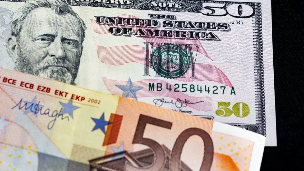 Apreciere istorică a monedei euro în raport cu dolarul. Cum vor resimţi românii schimbarea raportului de forţe de pe pieţele financiare