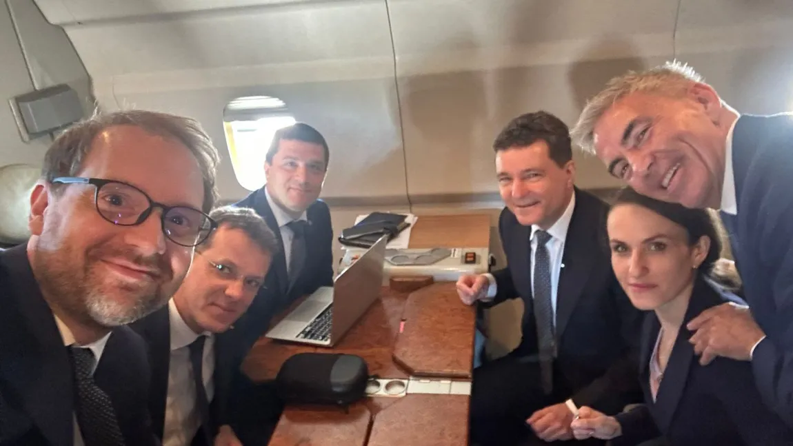 Deplasările externe ale lui Nicuşor Dan costă jumătate din cât plătea Klaus Iohannis pentru aceleaşi rute. Ce avion a ales actualul preşedinte