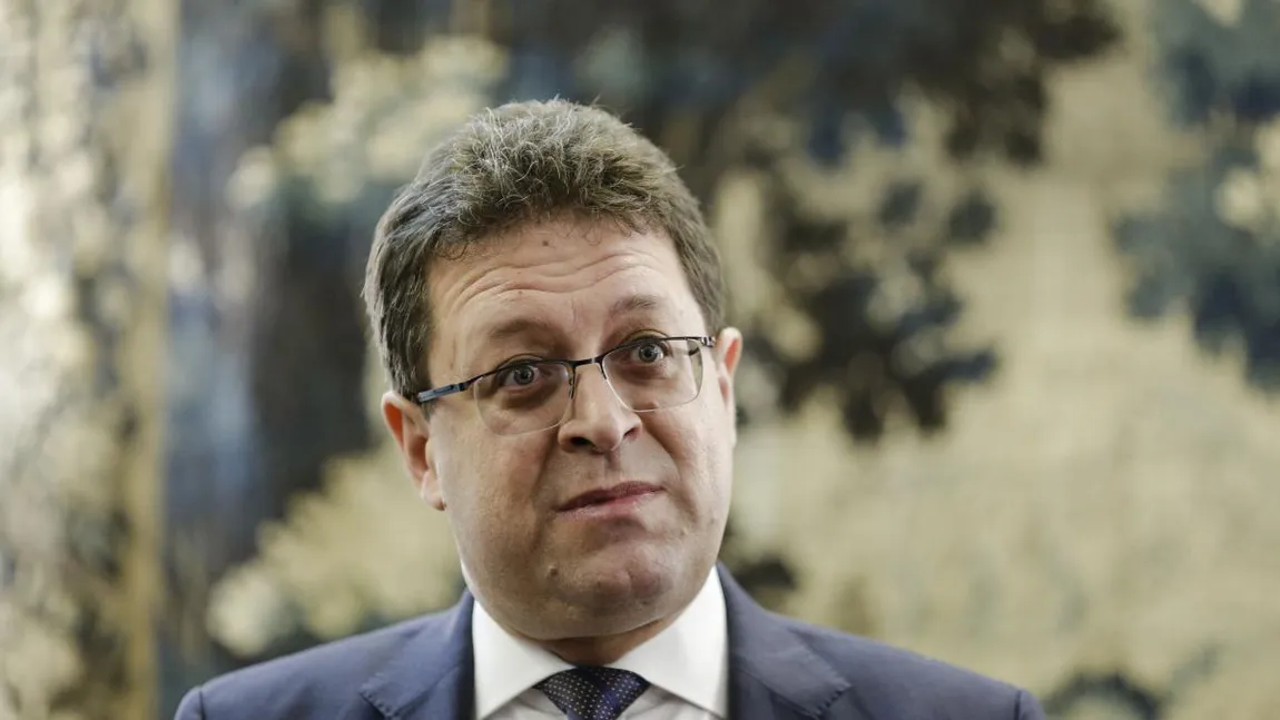 Şeful RA-APPS, cu salariu de aproape un milion de euro anual, criticat de Dragoş Anastasiu. Reacţia instituţiei