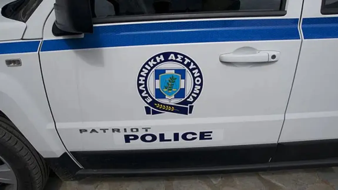 Teroare în Atena. Un bărbat a împușcat două persoane într-o cafenea și a fugit pe jos