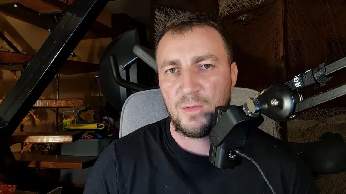 Marian Godină îi ironizează pe 
