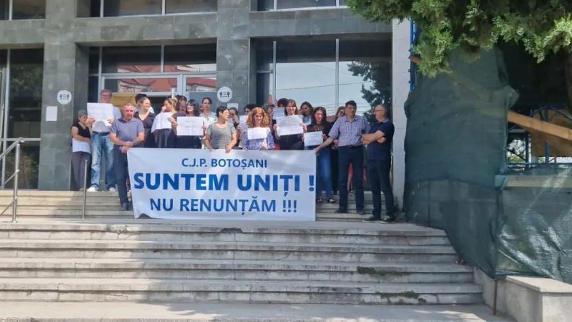 Proteste la mai multe Case de Pensii din ţară, inclusiv în Bucureşti: 