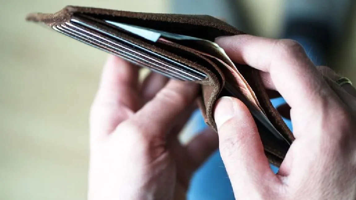 Salarii tăiate, care este noua limită stabilită de Guvern pentru aceşti funcţionari
