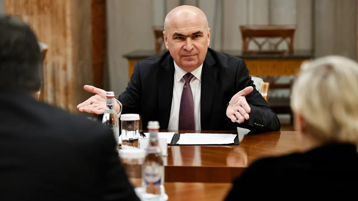 Răsturnare de situaţie anunţată de Bolojan: Cumulul pensiei cu salariul va fi interzis, măsura a fost doar amânată