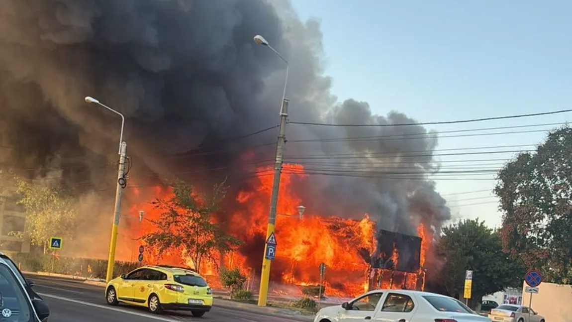 Incendiu de proporţii la Mamaia, arde fostul club Bellagio VIDEO