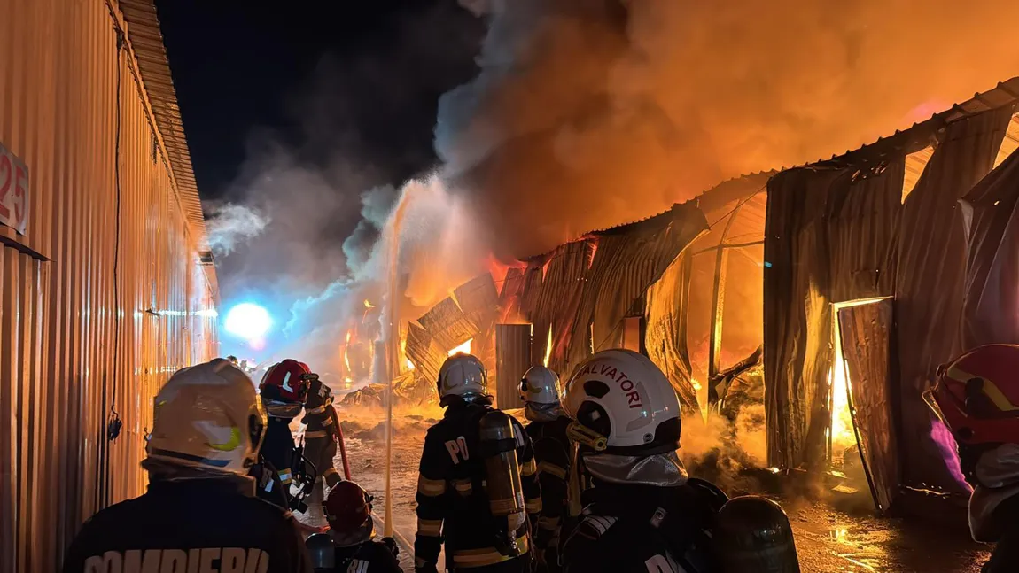 Minune după incendiul la Dragonul Roșu. O icoană cu chipul Mântuitorului a rămas neatinsă de flăcări