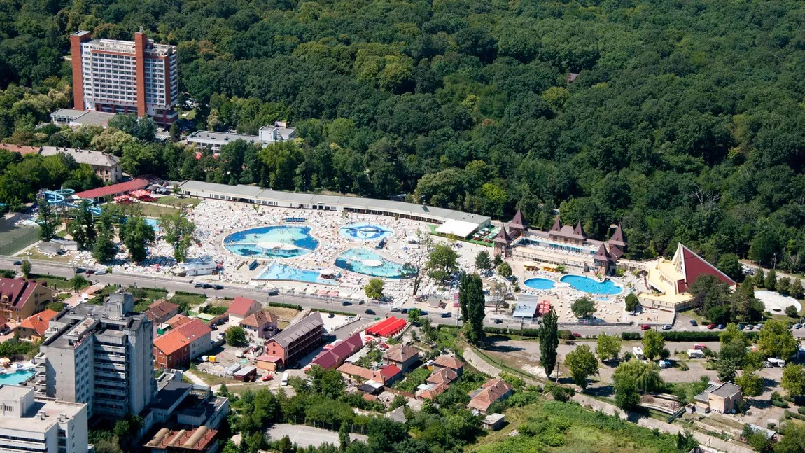 Cât a ajuns să coste o noapte de cazare la Băile Felix în august 2025. Ce decizie au luat hotelierii, după majorarea TVA-ului