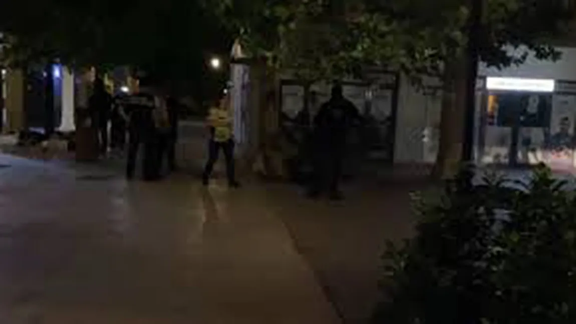 Un nou atac în cartierul Cosmopolis, unde a fost ucisă Teodora Marcu. Un bărbat a fost injunghiat după ce a intrat într-un conflict cu trei tineri. Agresorul are 15 ani