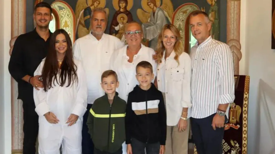 Dana și Adrian Năstase vor deveni bunici. Corina, soția fiului cel mic, Mihnea, este însărcinată. Cine a dat vestea