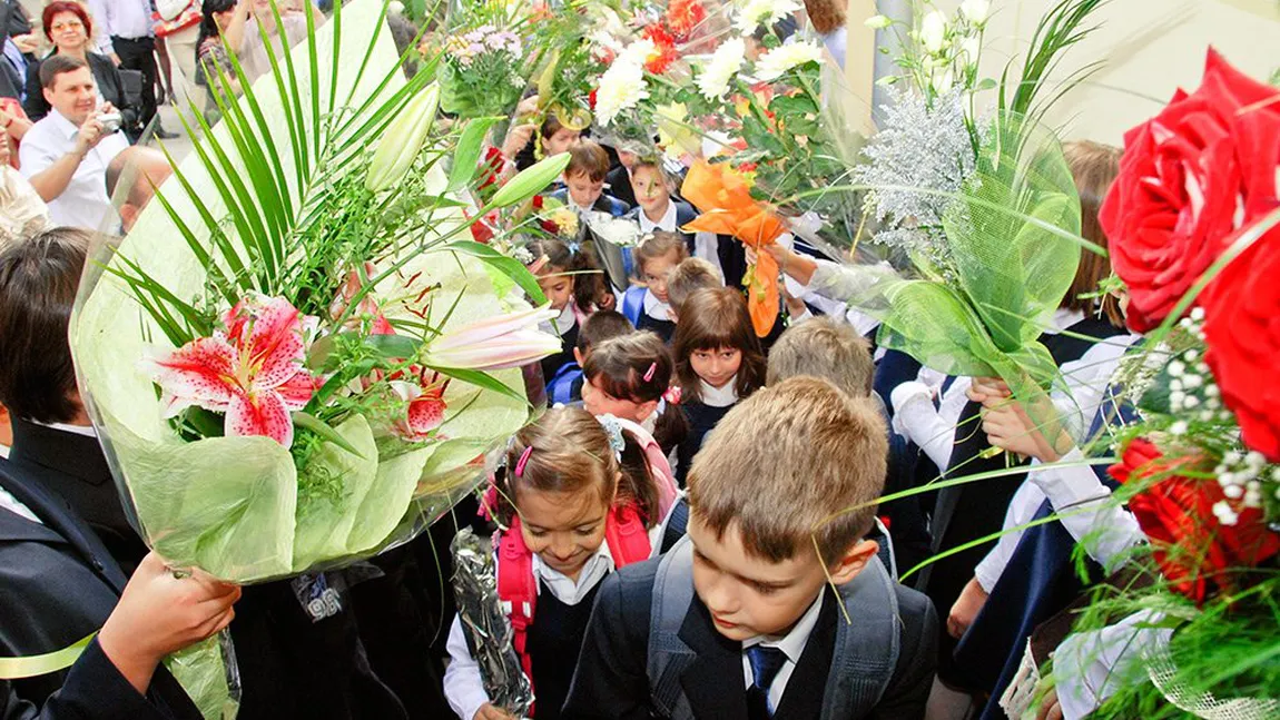An şcolar 2025-2026. Când este programată prima vacanţă şi ce zile libere suplimentare sunt DOCUMENTUL, în Monitorul Oficial