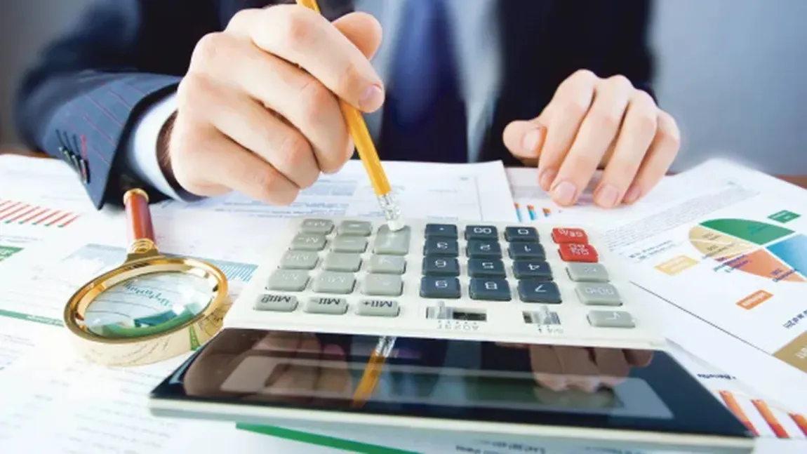 Taxe PFA 2025. Care sunt noile taxe, după trecerea la sistemul real de impozitare. Românii care sunt afectați