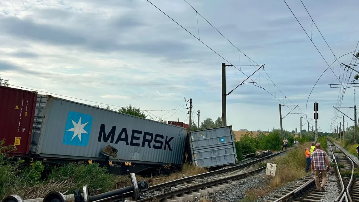 UPDATE: Trenurile circulă din nou pe ruta Constanţa - Mangalia, după ce două vagoane ale unui mărfar au deraiat