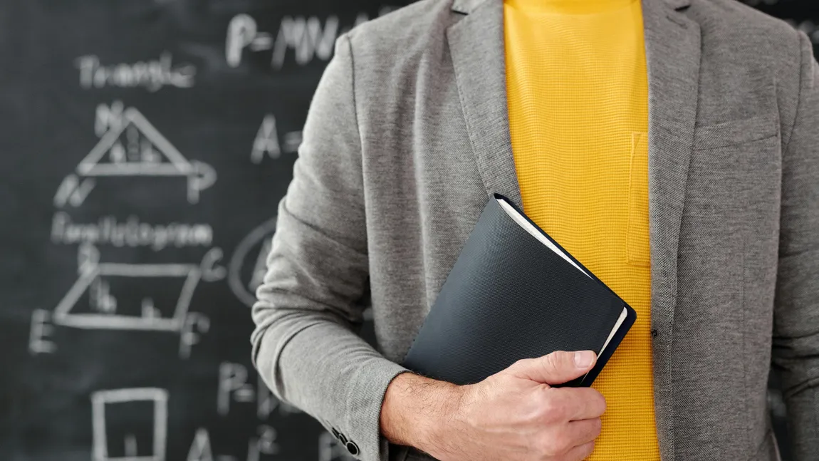 După creșterea normei didactice, 98,6% dintre profesorii titulari rămân în aceeași școală