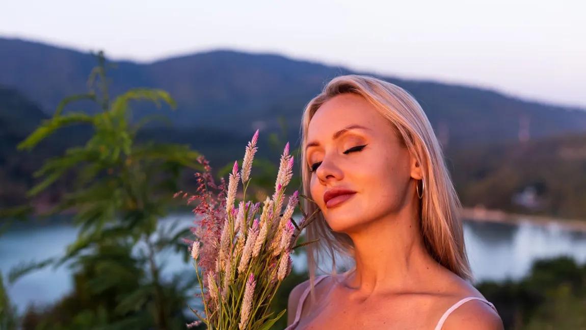 Horoscop 24 august 2025. Ziua în care se numără datoriile verii! Un apel telefonic vă dă viaţa peste cap.