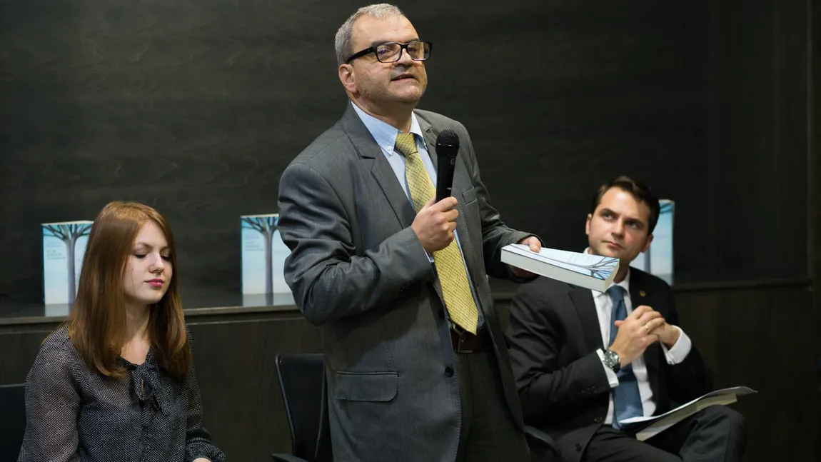 Ilie Bolojan a semnat decretul. Fostul consilier al lui Dacian Cioloş, Victor Giosan, revine în Guvern