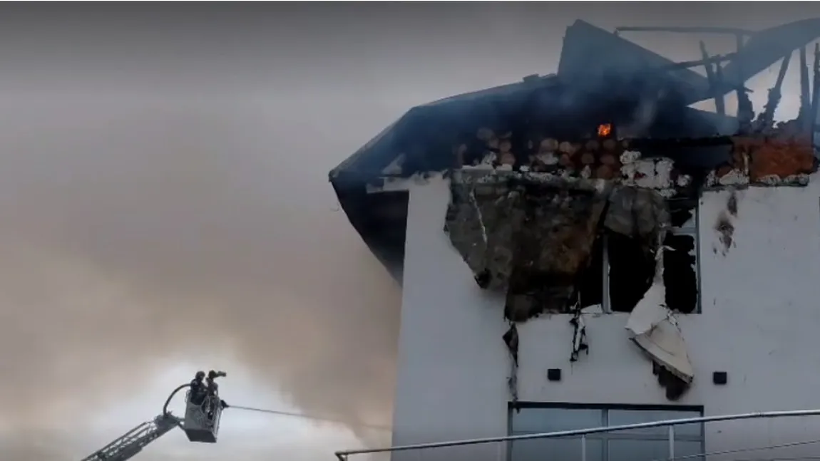 Două femei găsite carbonizate într-un hotel după un incendiu în Prahova
