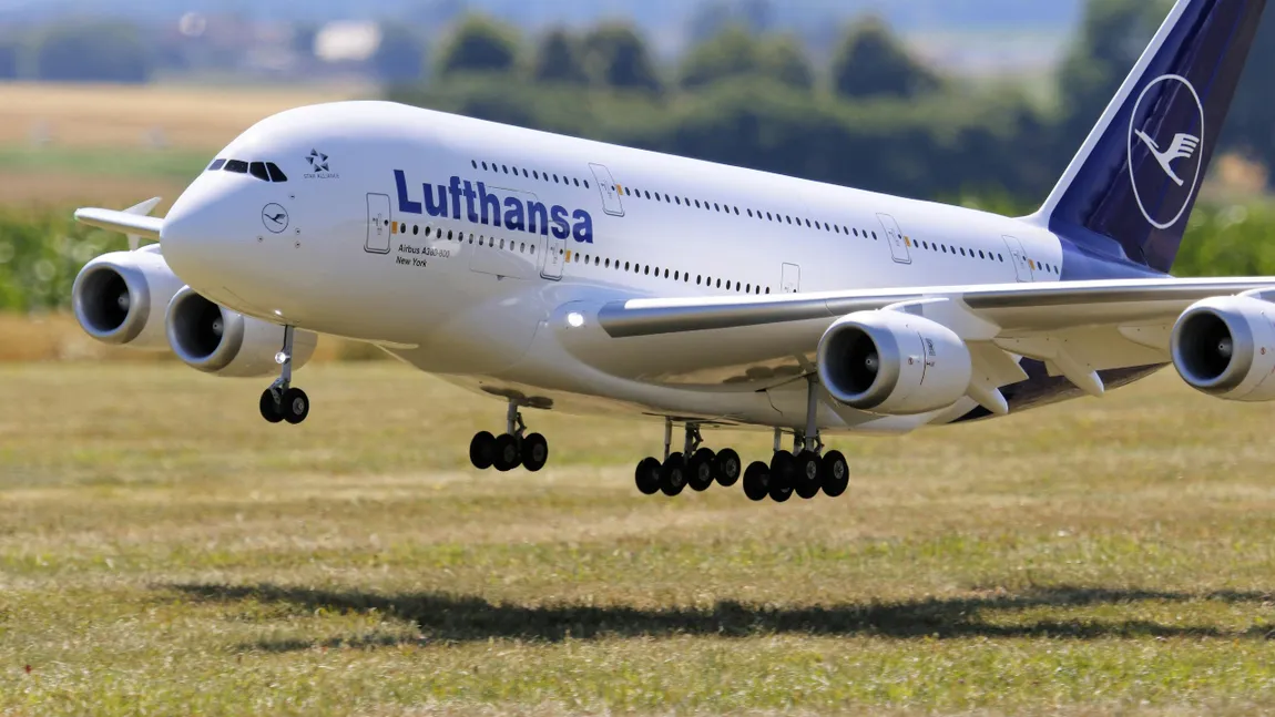 Colosul german Lufthansa dă afară mii de oameni. Piloții ar putea face grevă!