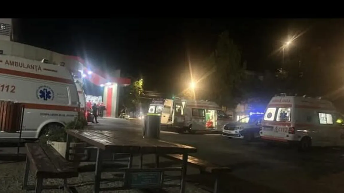 Nouă persoane rănite, după ce o mașină a intrat într-o terasă, în Olt. Șoferul avea 19 ani
