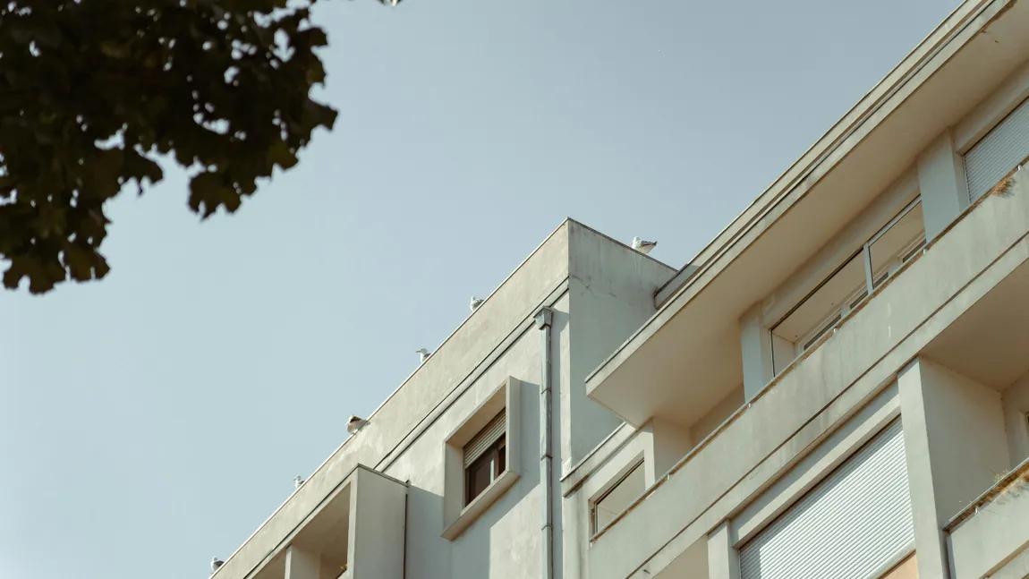 Regulă nouă la vânzarea unui apartament. Amenzi de 50.000 de lei pentru cine nu o respectă!