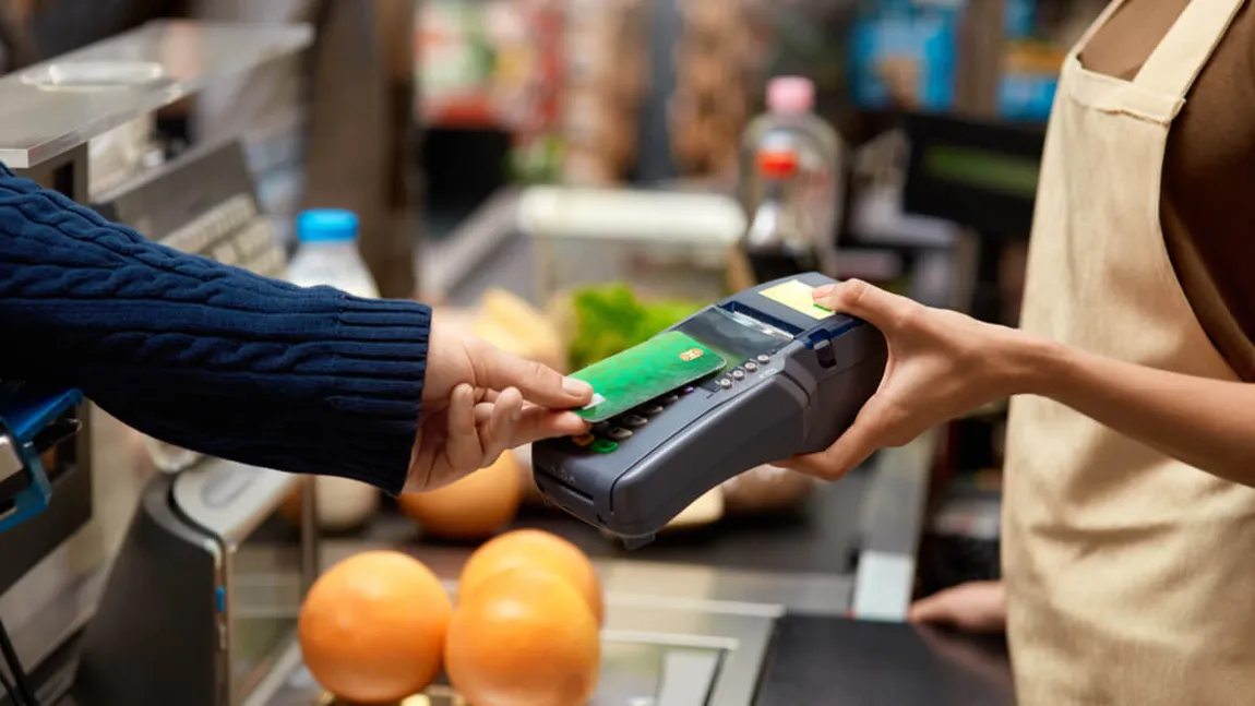 Se elimină limitele pentru plăţile contactless cu cardul. ”Oamenii sunt protejați”, declară autoritățile