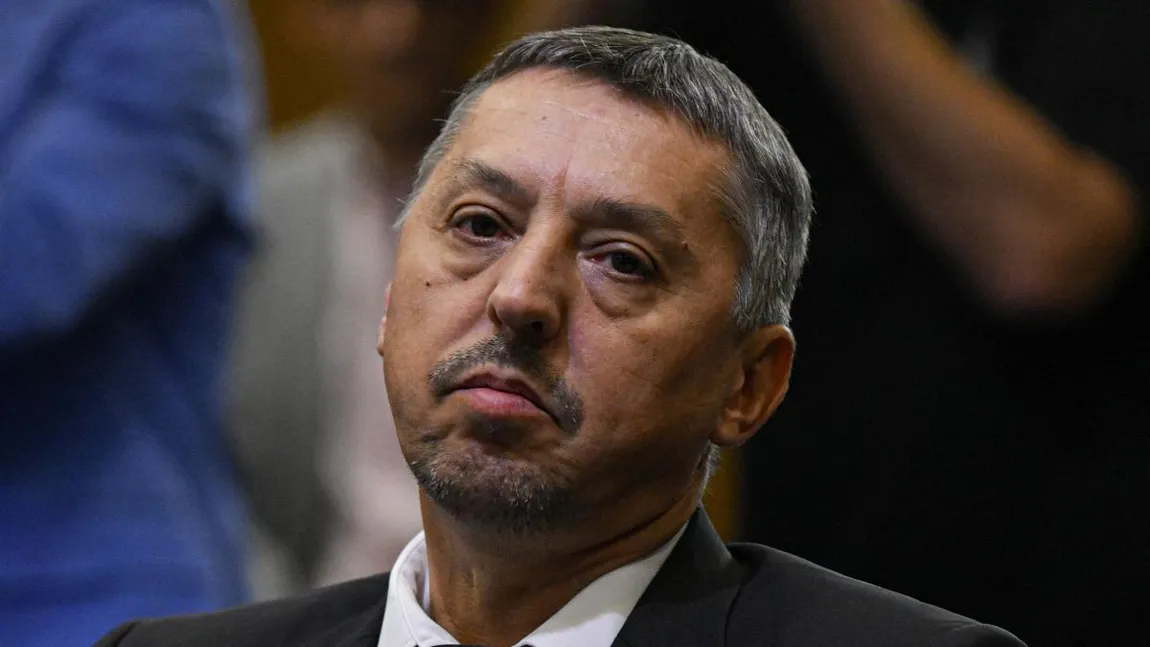 AUR profită de protestul profesorilor şi depune moţiune împotriva ministrului Educaţiei: 