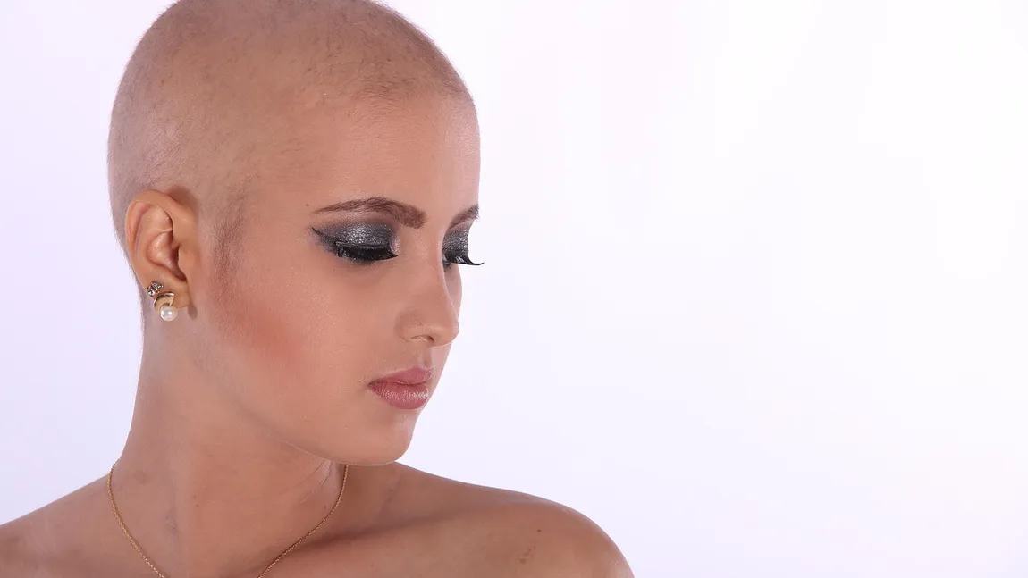 Descoperire revoluționară pentru bolnavii de cancer. A apărut gelul care stopează căderea părului după ședințele de chimioterapie