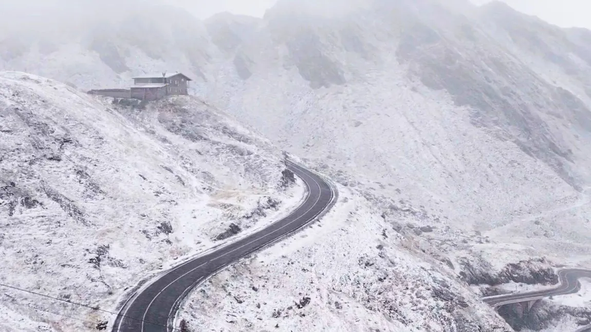 Transalpina, închisă din cauza viscolului şi a poleiului. Se circulă în condiții de iarnă pe mai multe drumuri din țară