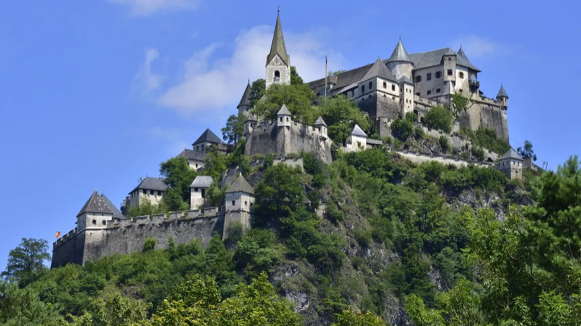 Austria angajează români: salarii de peste 20.000 de euro pe an într-una dintre cele mai bogate țări din Europa