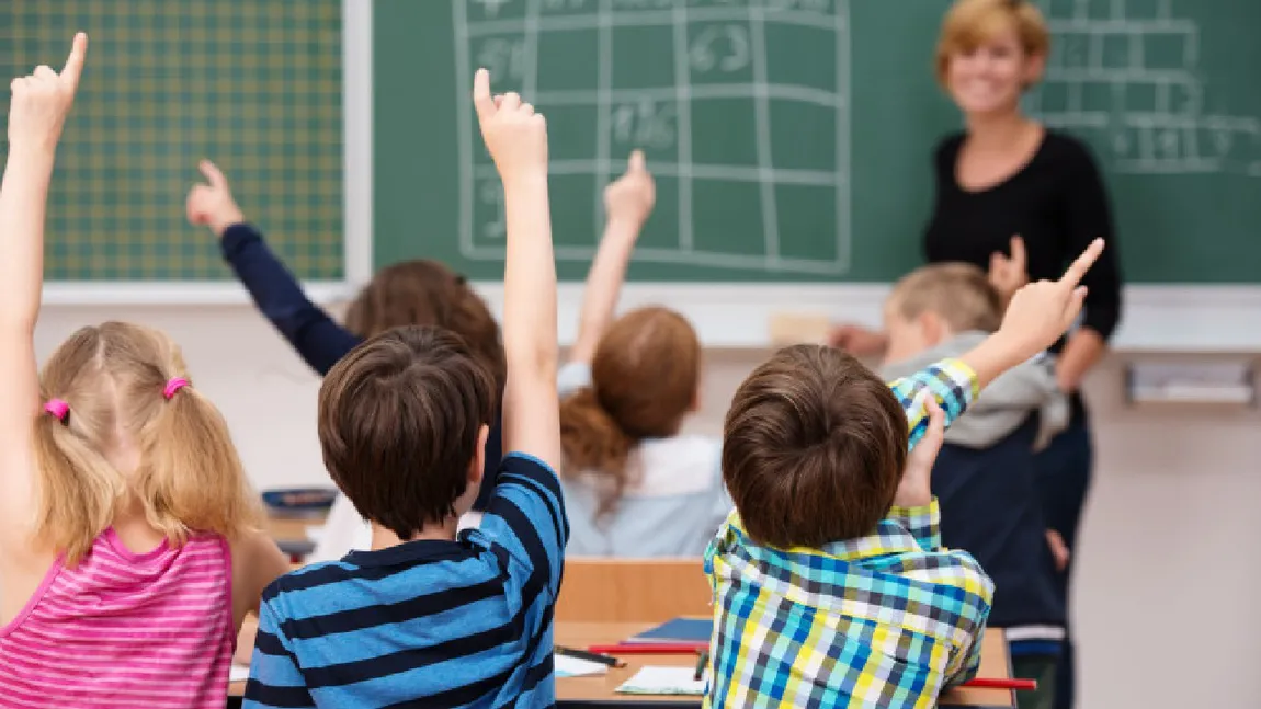 Ministerul Educației interzice cadrelor didactice să-i mai compare pe elevi în fața clasei sau la ședințele cu părinții