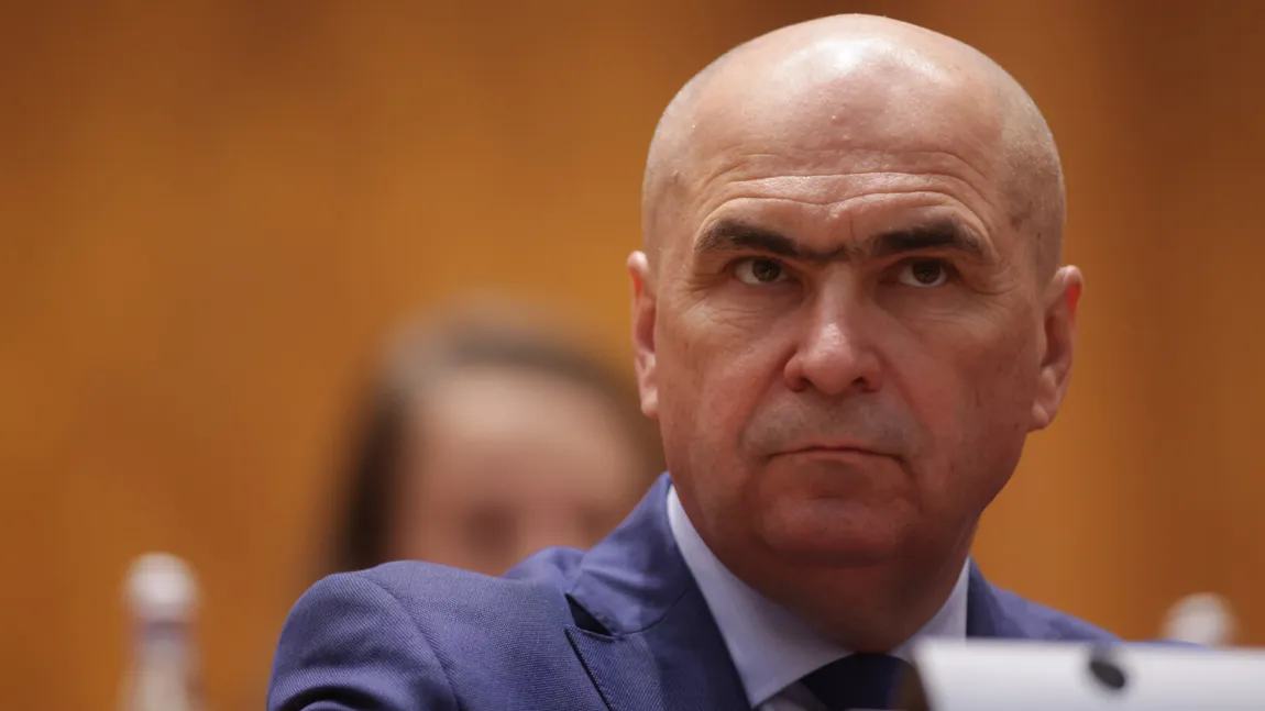 Care este relația dintre Bolojan și Grindeanu. Cei doi nu și-au vorbit la sfințirea Catedralei Neamului: ”Mi se pare normal să nu vorbești foarte mult, iar așezarea a fost în funcție de protocol”