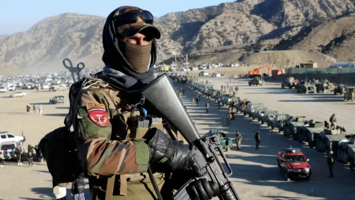 Un nou conflict militar escaladează: Confruntări violente la granița dintre Afganistan și Pakistan
