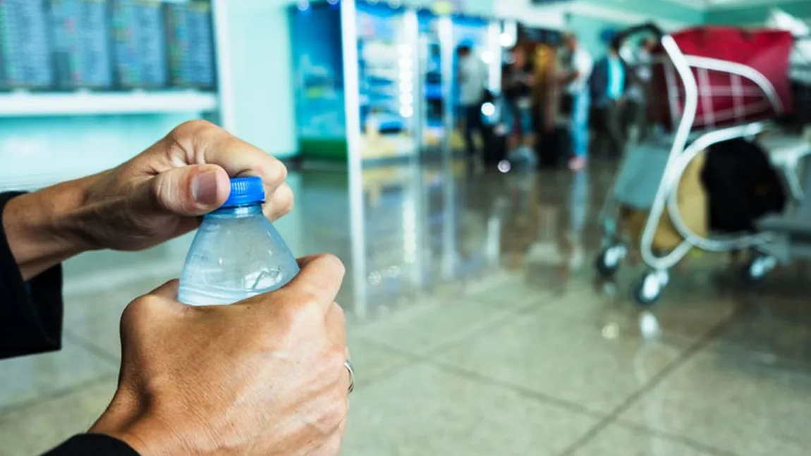 Apa de 0.5 l în Aeroportul Otopeni, mai scumpă decât doi litri de motorină