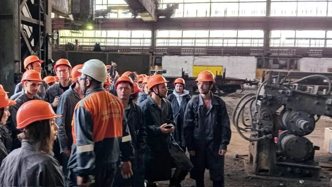 Angajaţii Arcelor Mittal, salvaţi de Ucraina. Când ar putea fi repornită producţia combinatului