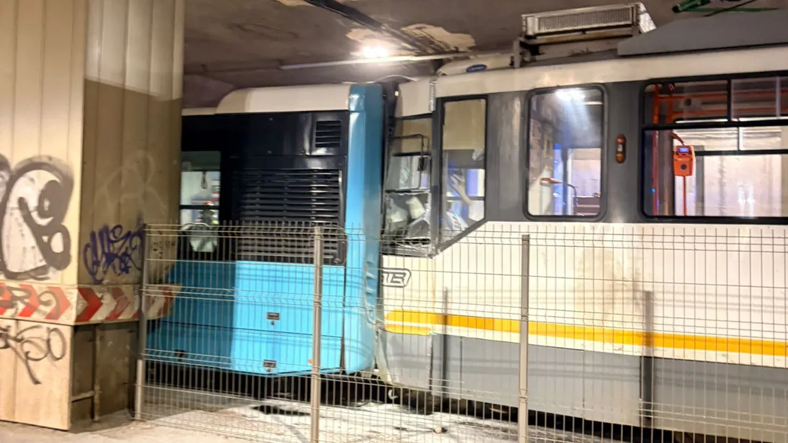 Accident grav în Pasajul Victoriei din București: un tramvai a lovit un autobuz. Cinci victime au fost transportate la spital iar traficul din zonă este îngreunat