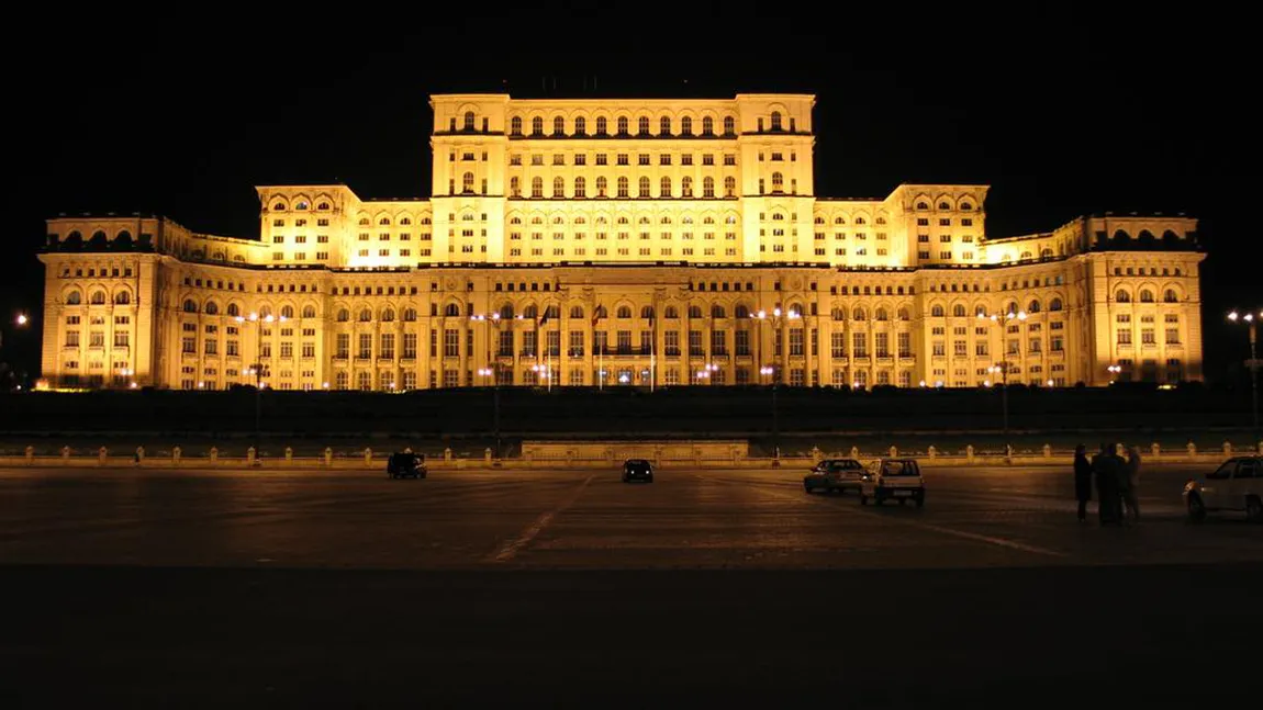 Cât este factura de energie electrică a Casei Poporului. Curentul consumat într-o lună ar putea alimenta 4.200 de apartamente