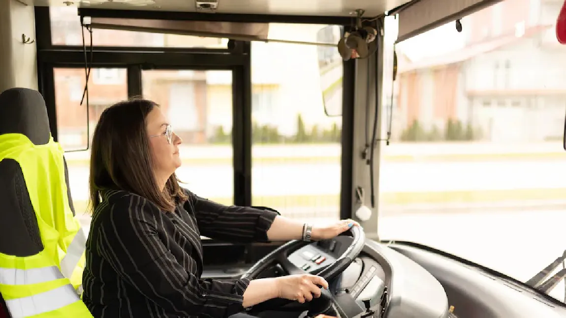 O femeie și-a luat copiii și a plecat definitiv în Germania după eșecul din țara natală. Acum conduce autobuze și câștigă 3.000 de euro lunar
