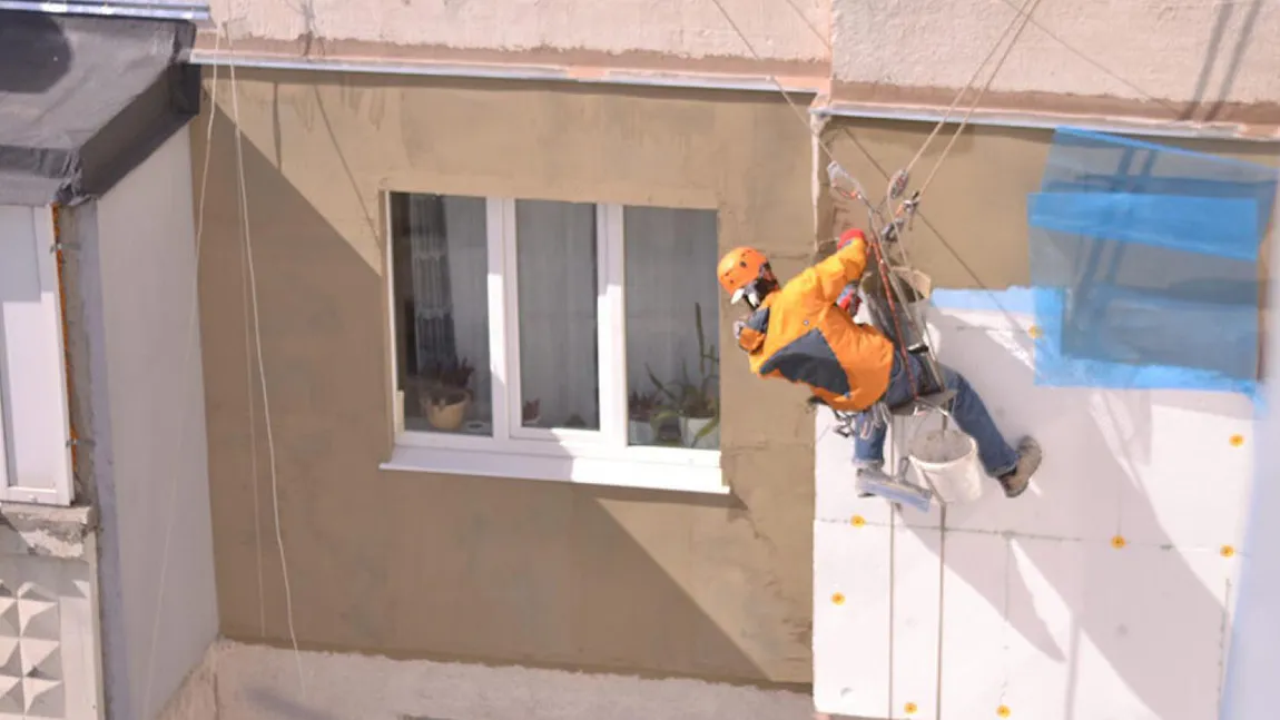 Izolarea unui apartament la exterior, când este nevoie de autorizaţie. Ce prevede legea şi care sunt sancţiunile