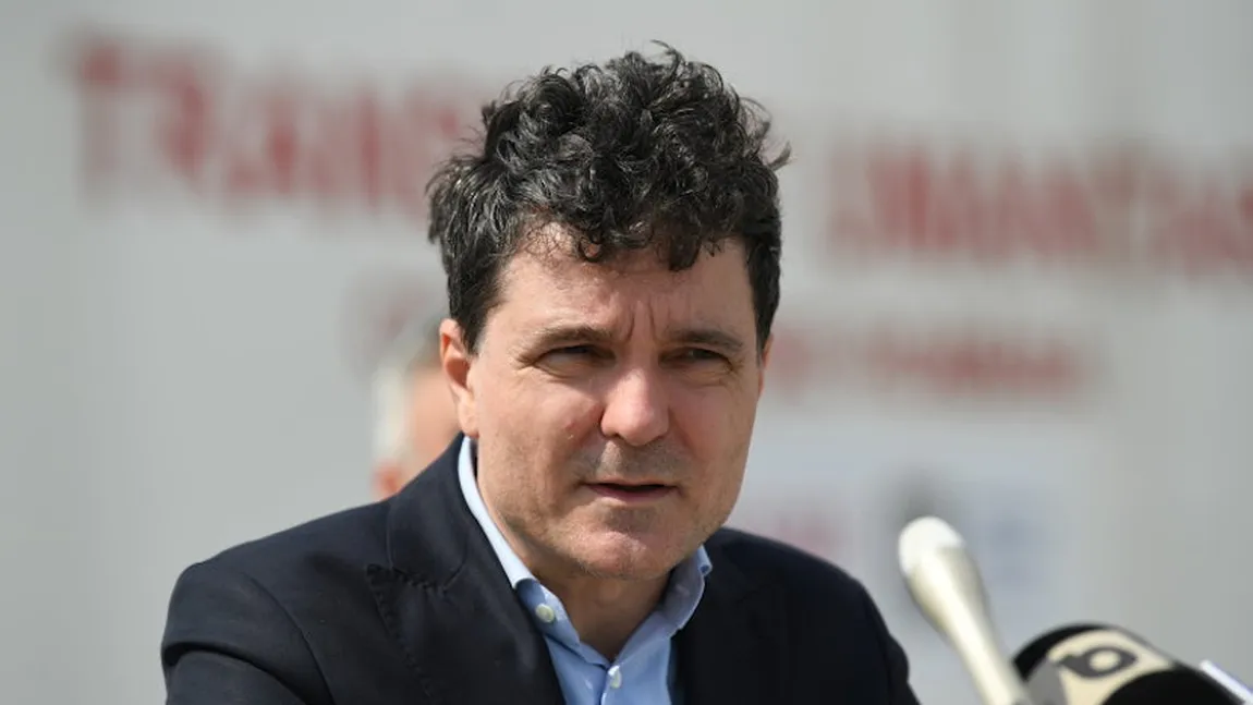Adrian Năstase îl demolează pe Nicușor Dan: ”Este posibil ca, pentru o vreme, să fi fost plecat din țară. Altfel, ar fi greu de înțeles”