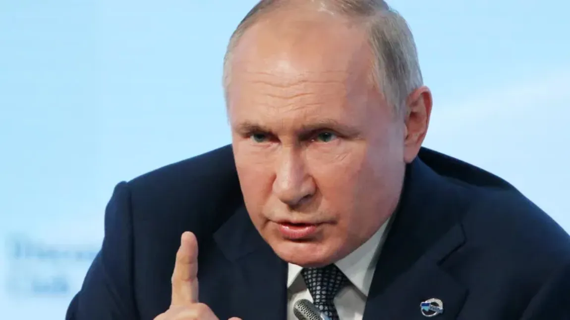 Vladimir Putin amenință că va răspunde dur la militarizarea Europei. Președintele rus îi umilește pe liderii europeni: „Fie sunt incredibil de incompetenți, fie sunt necinstiți”