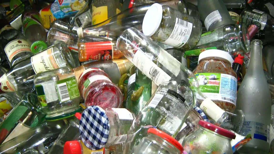 După PET-uri şi doze, urmează borcanele. Câţi bani vei primi şi ce alte ambalaje ar putea fi incluse în Sistemul de Garanţie-Returnare