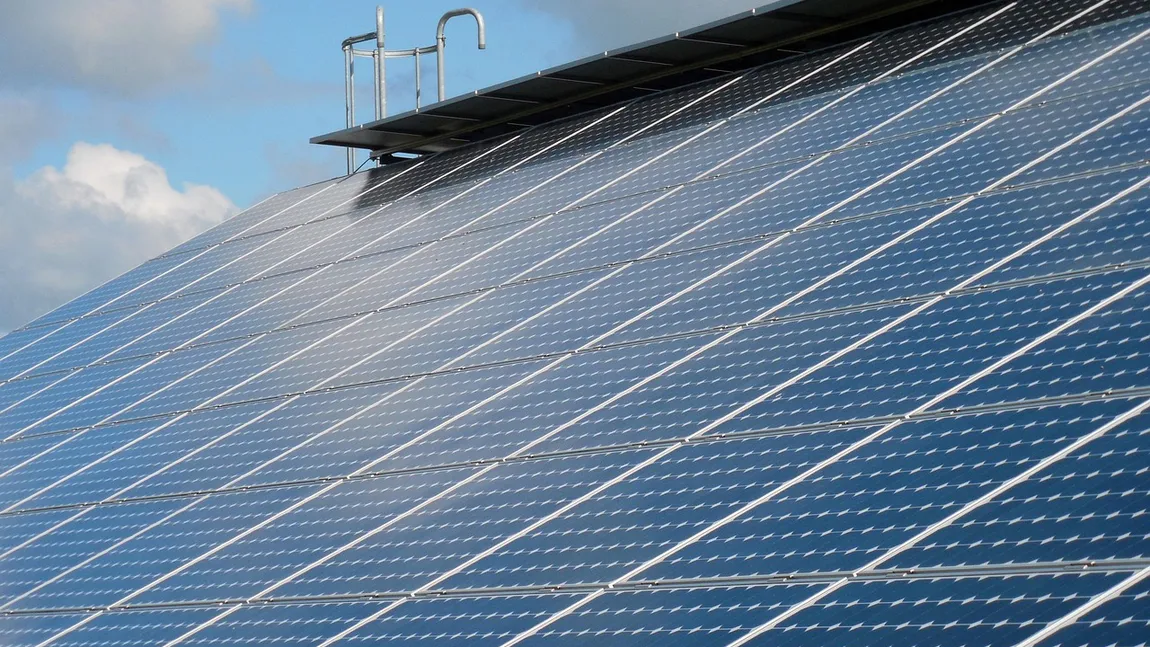 Se schimbă legea pentru cei care vor să-și pună panouri fotovoltaice