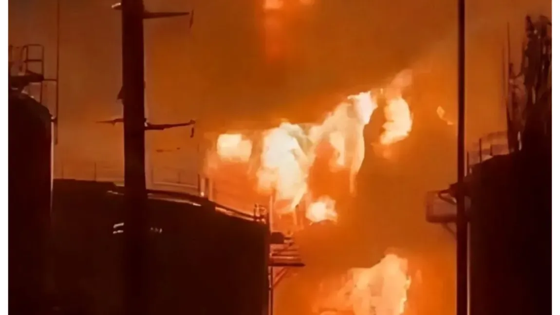 VIDEO Ucraina a lovit cel mai mare terminal petrolier din Crimeea, pierderi uriaşe pentru Putin
