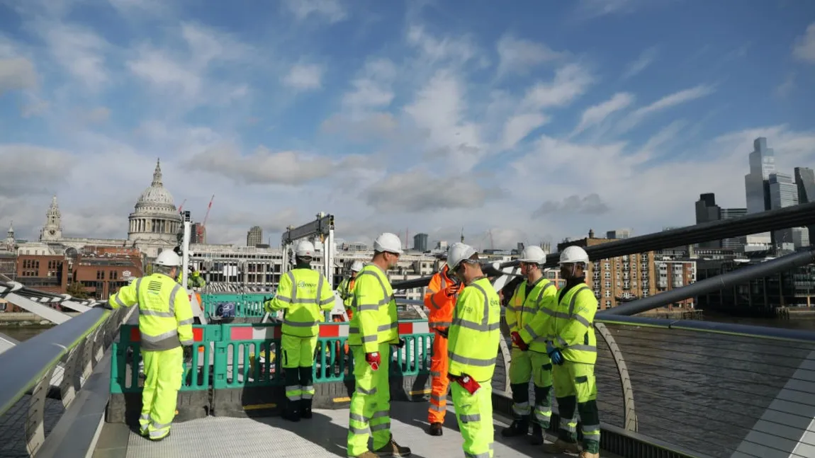 Salariul minim va fi majorat cu 4,1% din 2026, veste bună pentru românii din Marea Britanie